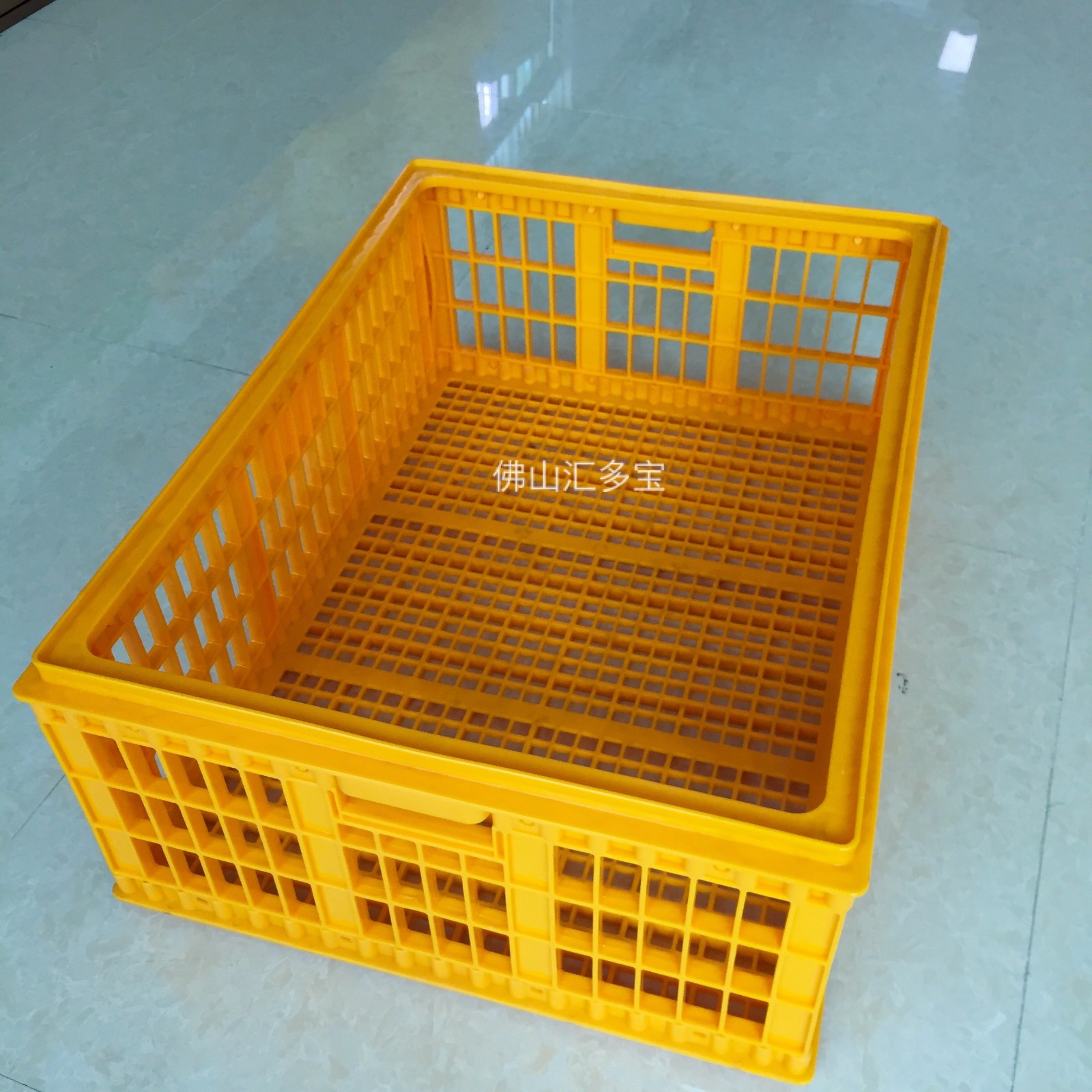 Square circulating crate without lid